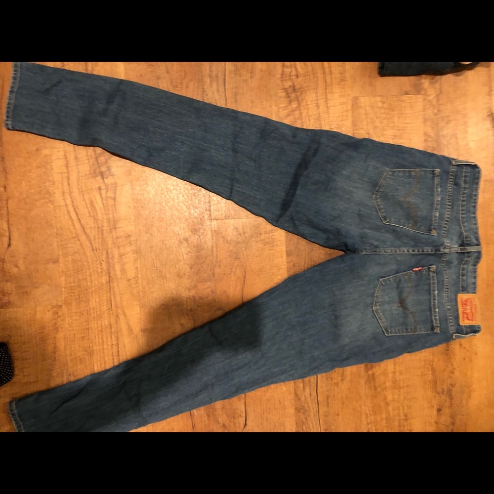 Levi’s - Picture 2 of 3